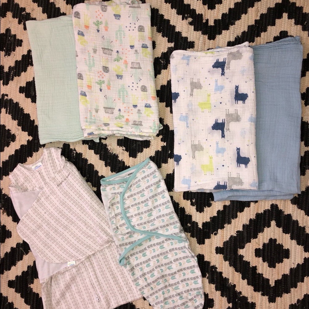 4 swaddle blankets & 2 sleep sacks